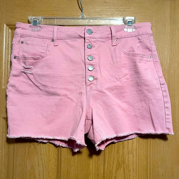 Pink shorts - Picture 1 of 7